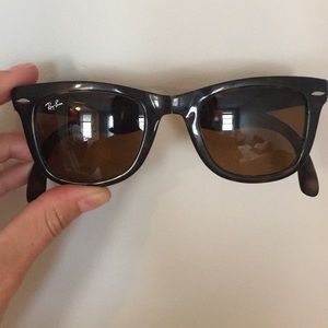 Ray-Ban Folding Wayfarer Sunglasses - Light Havana